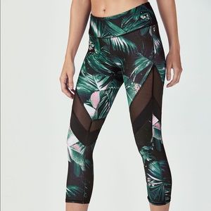 Fabletics Salar Mesh PowerHold Capri - S